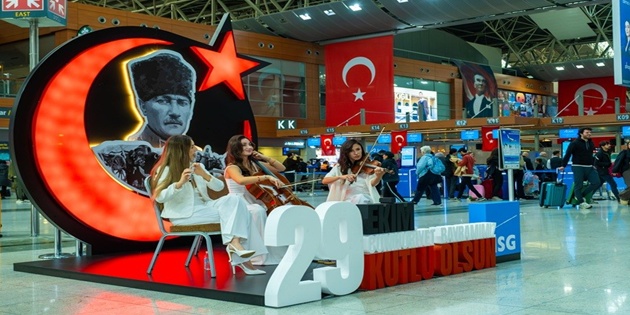Cumhuriyet’in 102. Yaşı Sabiha Gökçen Havalimanı’nda Coşkuyla Kutlandı Cumhuriyet’in 102. Yaşı Sabiha Gökçen Havalimanı’nda Coşkuyla Kutlandı